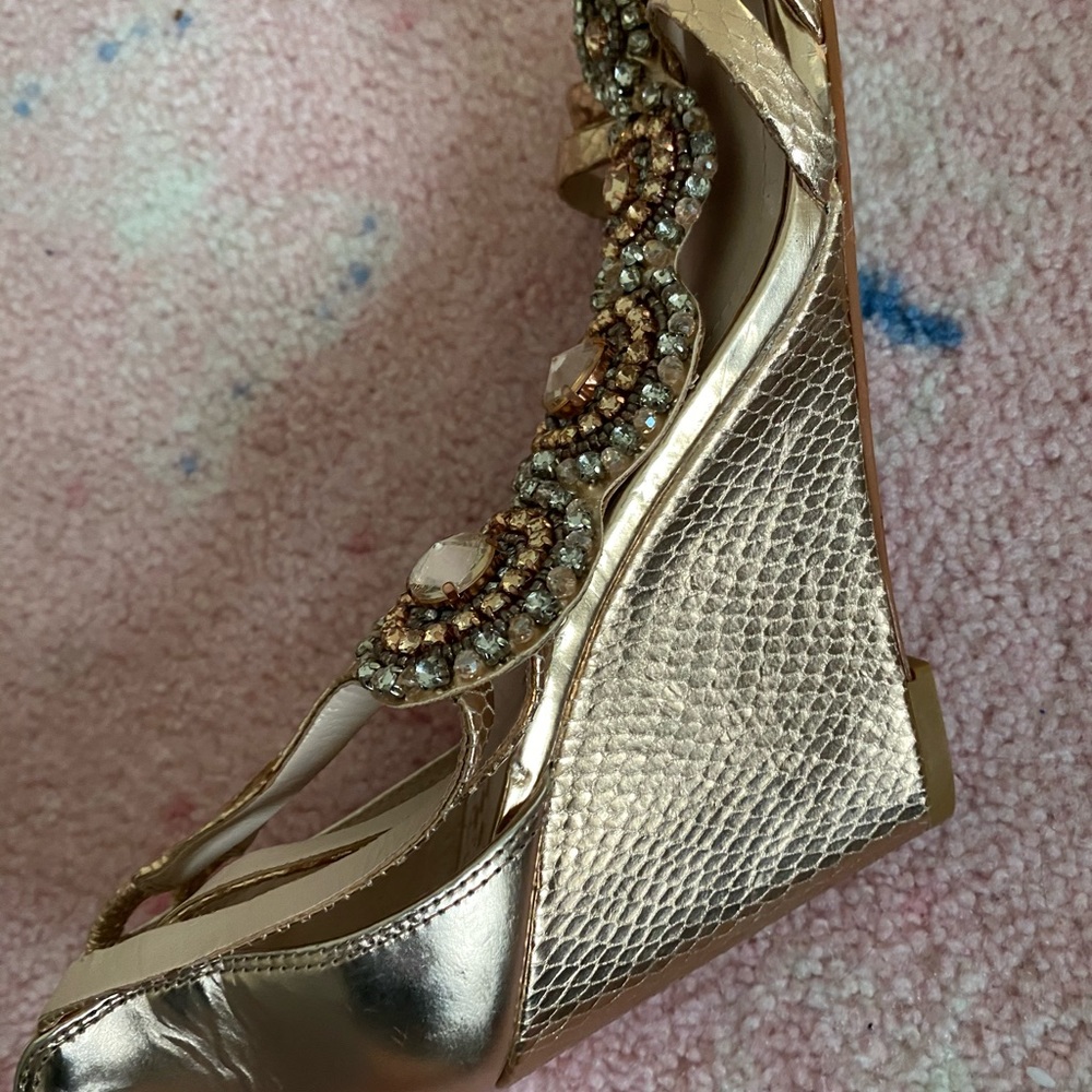 Shoes - Picture 5 of 6